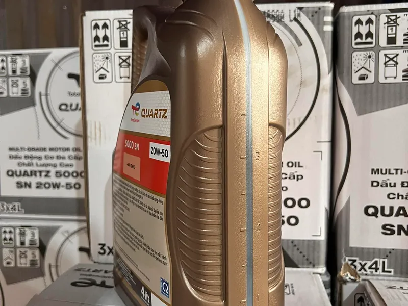 Dầu động cơ ô tô TOTAL QUARTZ 5000 SN 20W50