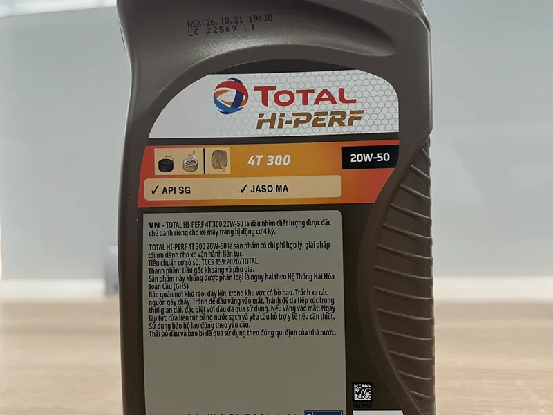 Dầu xe máy TOTAL HI PERF 4T 300 20W50