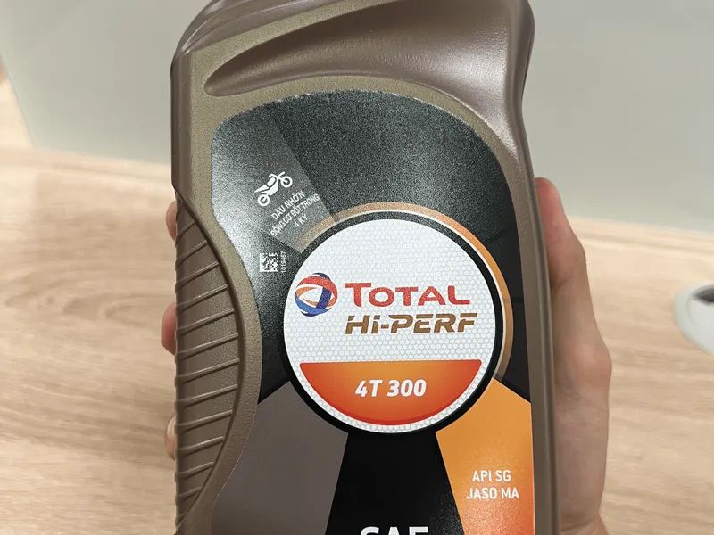 Dầu xe máy TOTAL HI PERF 4T 300 20W50
