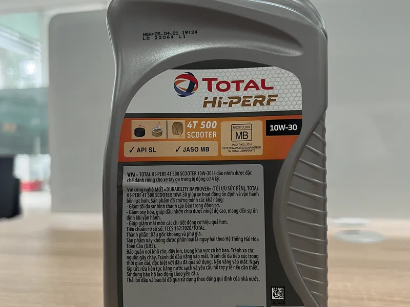 Nhớt xe tay ga TOTAL HI PERF 4T 500 SC 10W30