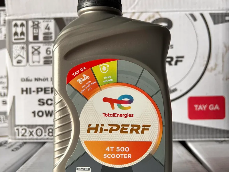 Nhớt xe tay ga TOTAL HI PERF 4T 500 SCOOTER 10W30 800mL