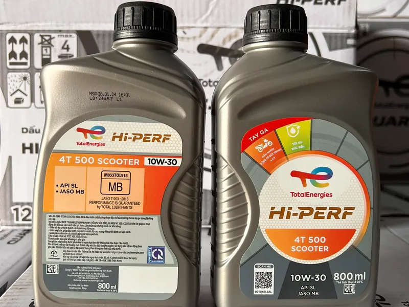 Nhớt xe tay ga TOTAL HI PERF 4T 500 SCOOTER 10W30 800mL