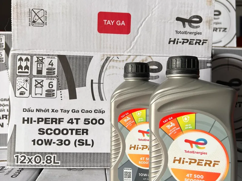 Nhớt xe tay ga TOTAL HI PERF 4T 500 SCOOTER 10W30 800mL