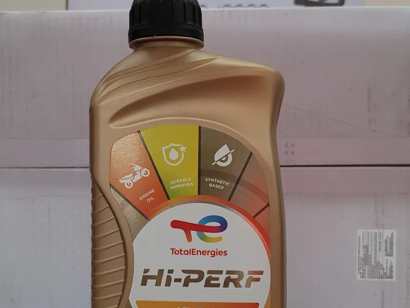 Nhớt xe tay ga TOTAL HI PERF 4T 700SC 10W40