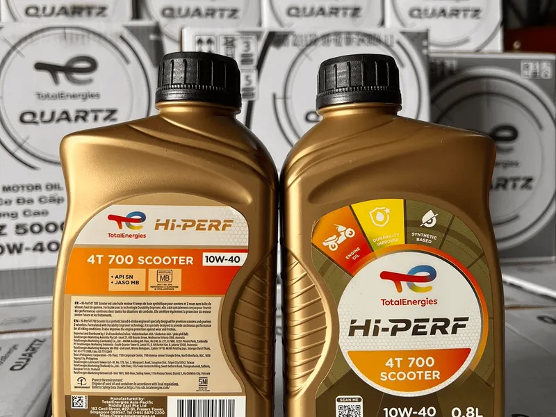 Nhớt xe tay ga TOTAL HI PERF 4T 700SC 10W40 800mL