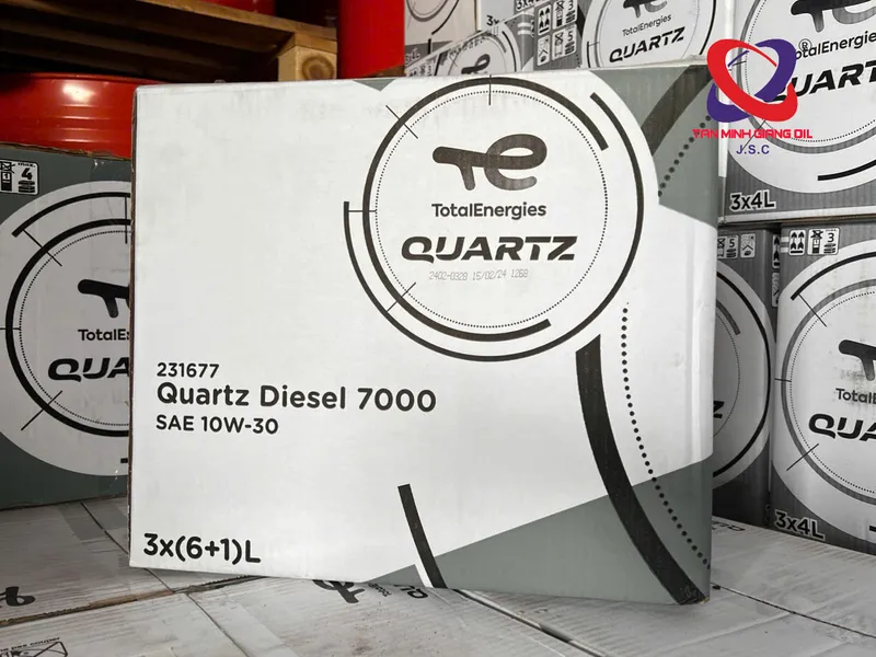Dầu động cơ ô tô TOTAL QUARTZ D7000 CI4 10W30
