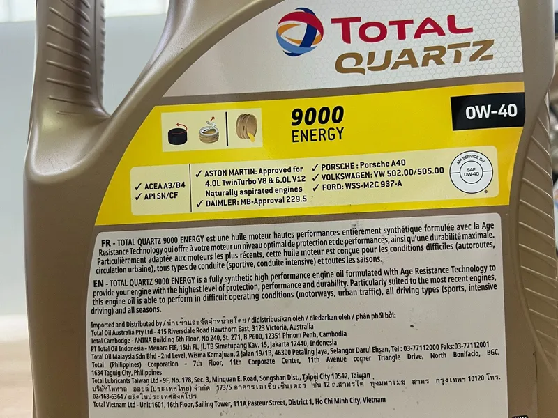 Dầu động cơ xe ô tô cao cấp TOTAL QUARTZ 9000 ENERGY 0W40