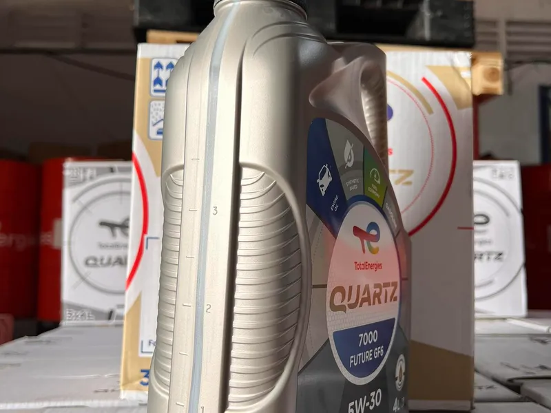 Dầu động cơ ô tô TOTAL QUARTZ 7000 FUTURE GF6 5W30