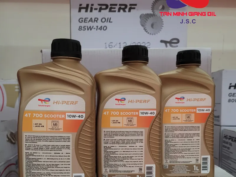 Nhớt xe tay ga TOTAL HI PERF 4T 700SC 10W40