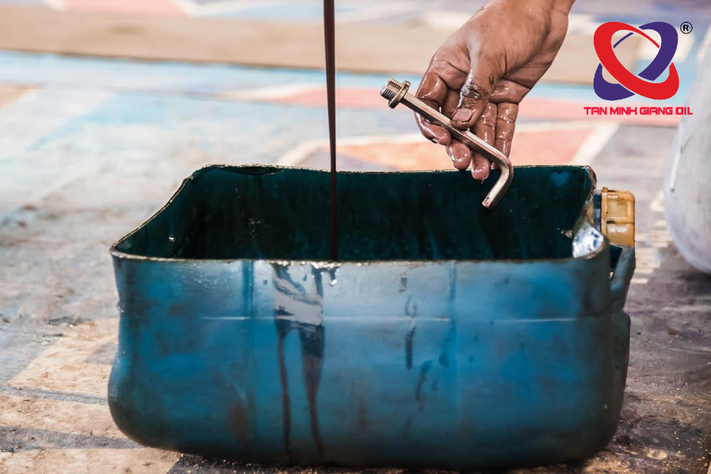 Dầu cũ qua thời gian sử dụng Dầu cũ qua thời gian sử dụng