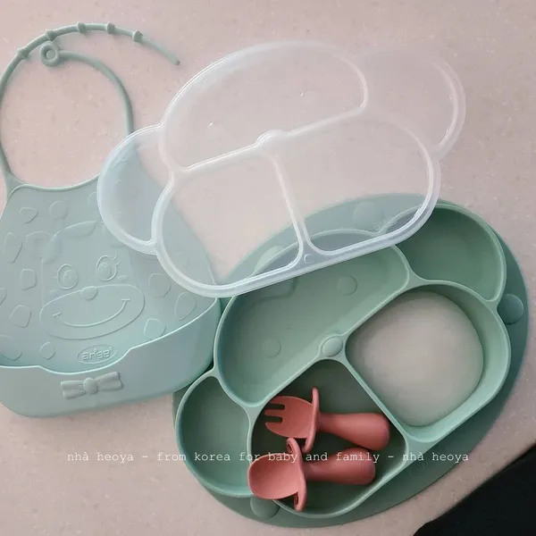 Khay ăn dặm silicone kèm nắp
