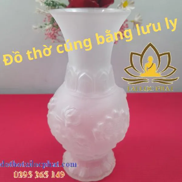 Đồ thờ cúng bằng lưu ly