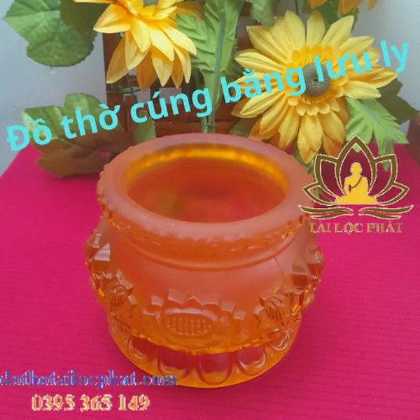 Đồ thờ cúng bằng lưu ly
