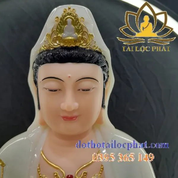 Tượng Quan Âm bồ tát ngồi tòa sen đẹp từ bi