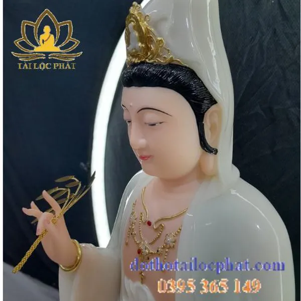 Tượng Quan Âm bồ tát ngồi tòa sen đẹp từ bi