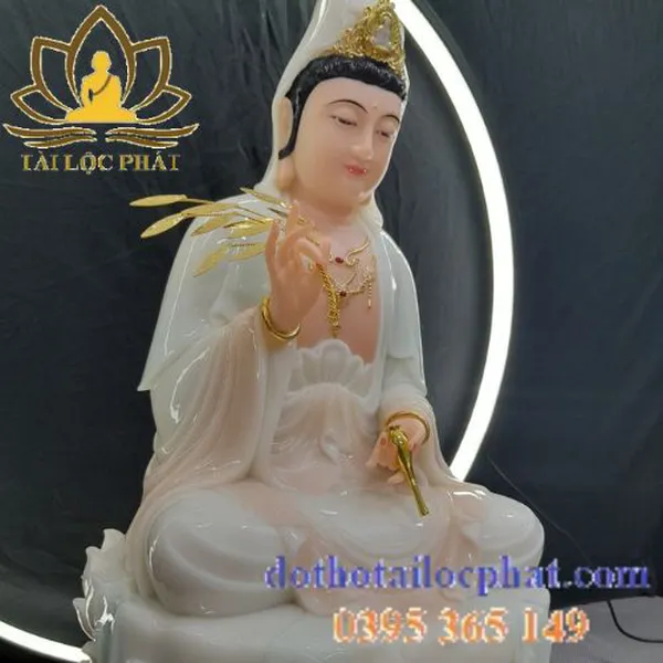 Tượng Quan Âm bồ tát ngồi tòa sen đẹp từ bi