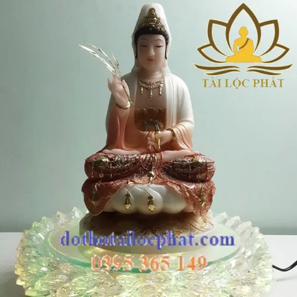 Tượng Phật Quan Âm bằng đá ngọc màu đỏ rất đẹp