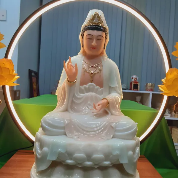 Mẫu Tượng Phật Bà Quan Thế Âm Bồ Tát Đẹp Từ Bi Bằng Đá