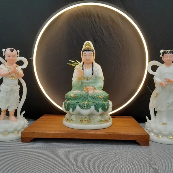 Mẫu tượng Quan Âm Bồ Tát đẹp màu xanh ngọc