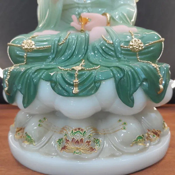 Mẫu tượng Quan Âm Bồ Tát đẹp màu xanh ngọc