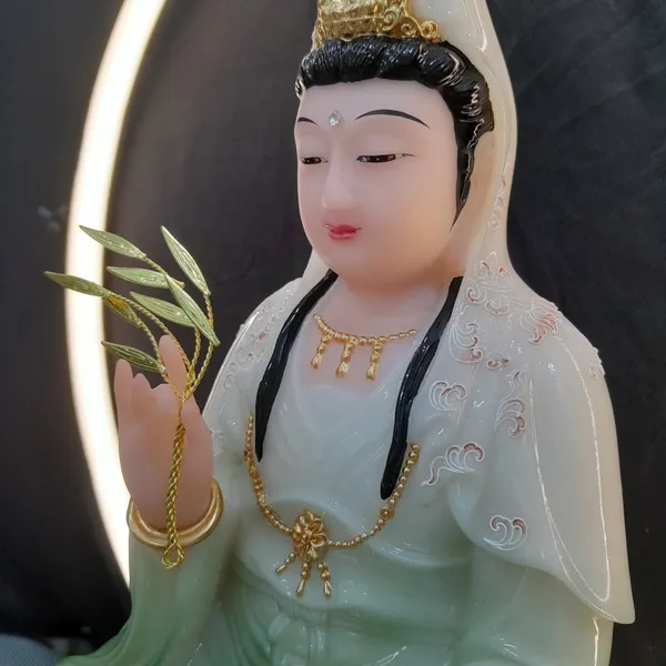 Mẫu tượng Quan Âm Bồ Tát đẹp màu xanh ngọc