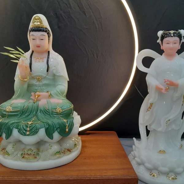 Mẫu tượng Quan Âm Bồ Tát đẹp màu xanh ngọc