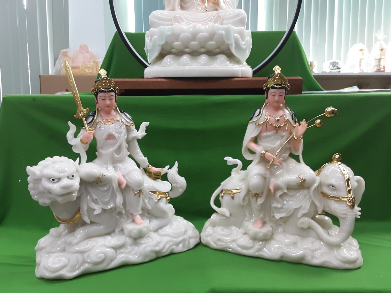 tuong-van-thu-pho-hien-dep-nhat tuong-van-thu-pho-hien-dep-nhat