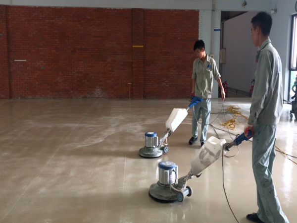 Công đoạn chà ráp loại bỏ sạn. Công đoạn chà ráp loại bỏ sạn.