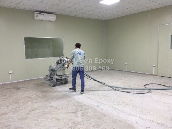 Mài sàn cho sơn epoxy bám dính tốt. Mài sàn cho sơn epoxy bám dính tốt.