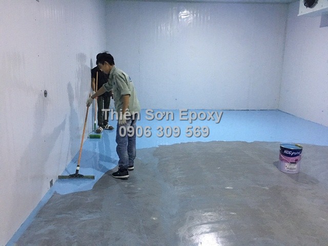 Thi công sơn epoxy kháng hóa chất ET5500. Thi công sơn epoxy kháng hóa chất ET5500.