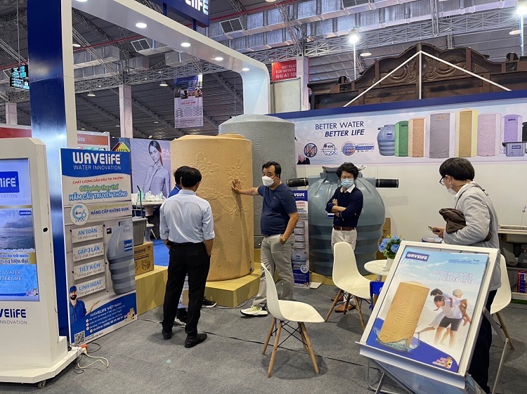 Bồn nhựa kháng khuẩn Thái Lan tại hội chợ VietBuild Bồn nhựa kháng khuẩn Thái Lan tại hội chợ VietBuild