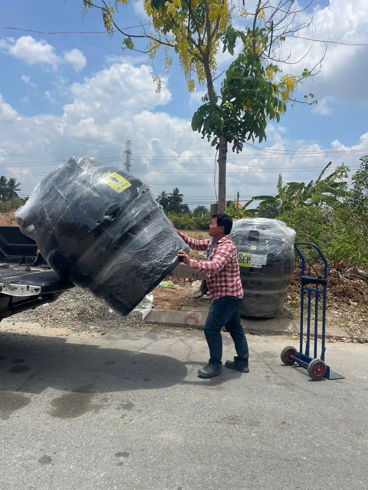 Giao hàng Bồn nước nhựa Wavelife cho Công trình ở Long An Giao hàng Bồn nước nhựa Wavelife cho Công trình ở Long An