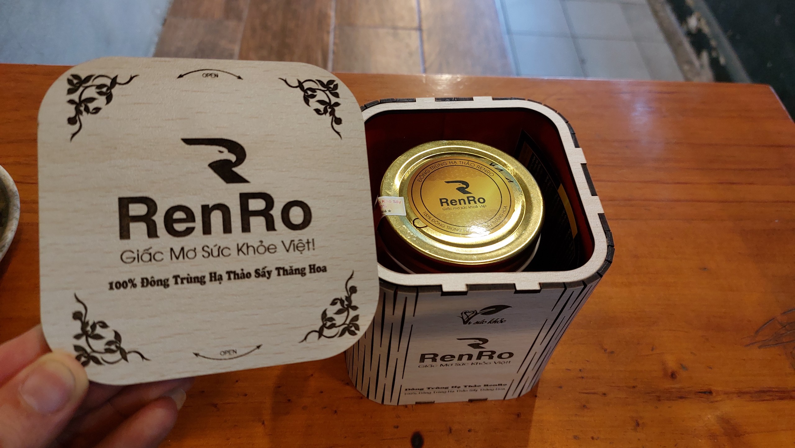 Đông trùng hạ thảo hữu cơ RenRo sấy thăng hoa Đông trùng hạ thảo hữu cơ RenRo sấy thăng hoa
