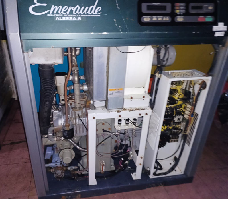 máy nén khí trục vít không dầu Kobelco Emeraude 22kw