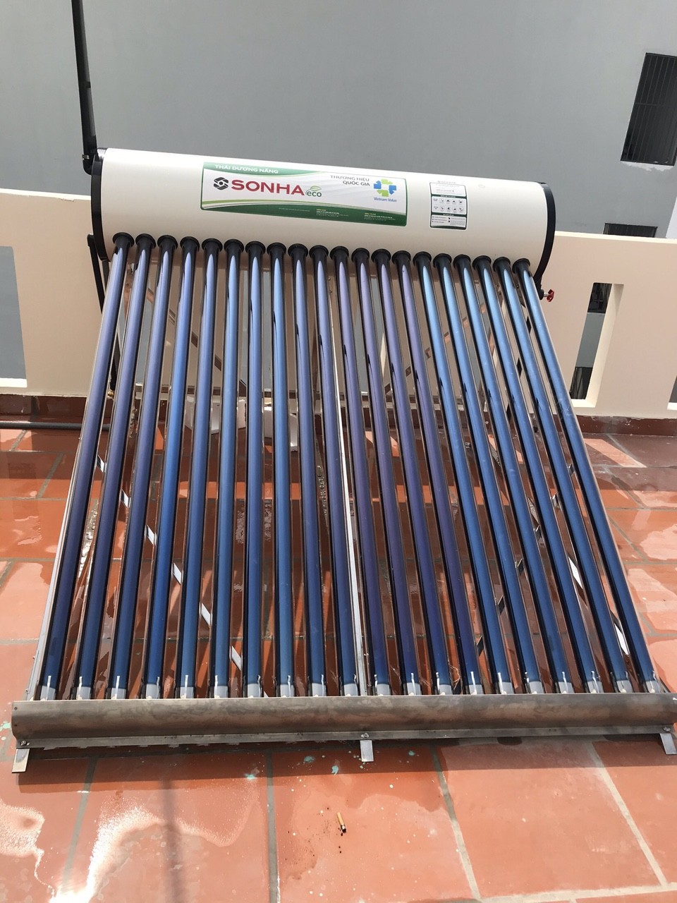 Máy năng lượng mặt trời Sơn Hà Eco Plus. Máy năng lượng mặt trời Sơn Hà Eco Plus.