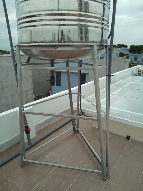 Chân bồn nước inox đứng Chân bồn nước inox đứng