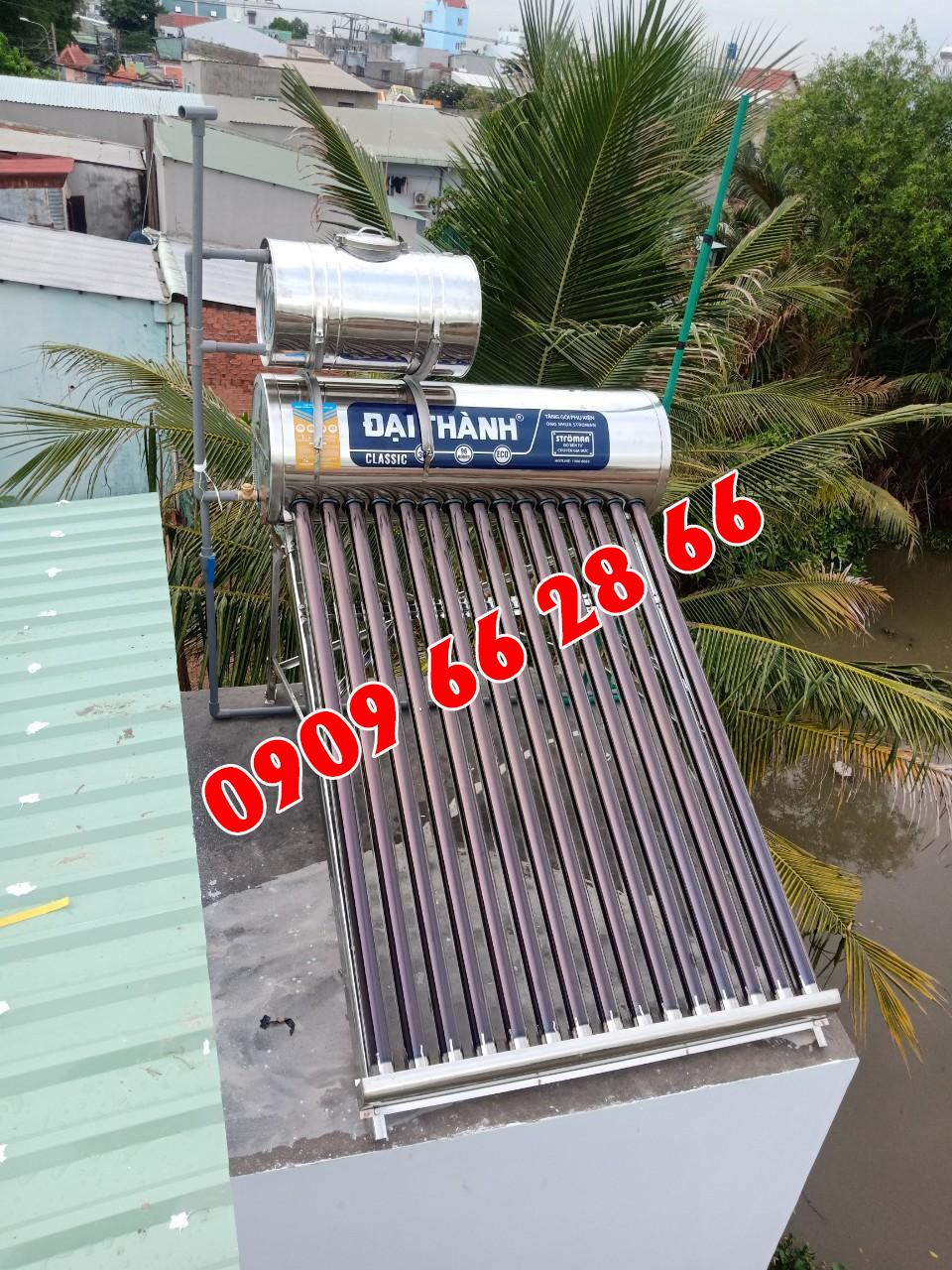 Hình ảnh sau khi lắp máy nước nóng năng lượng mặt trời có lắp bình phụ Hình ảnh sau khi lắp máy nước nóng năng lượng mặt trời có lắp bình phụ