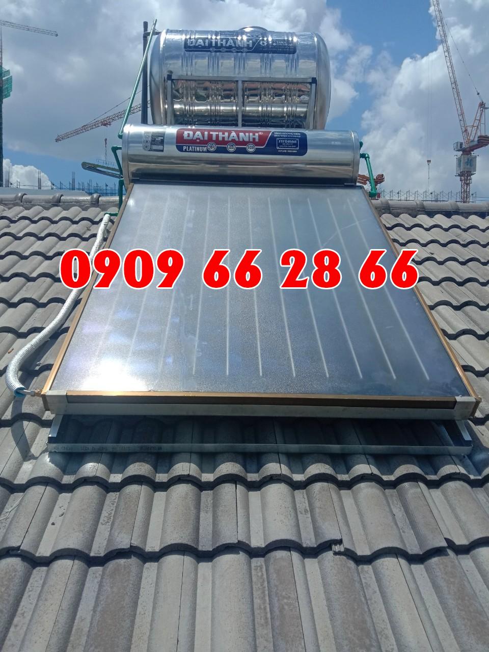 Hình ảnh sau khi lắp máy năng lượng mặt trời trên mái ngói. Hình ảnh sau khi lắp máy năng lượng mặt trời trên mái ngói.