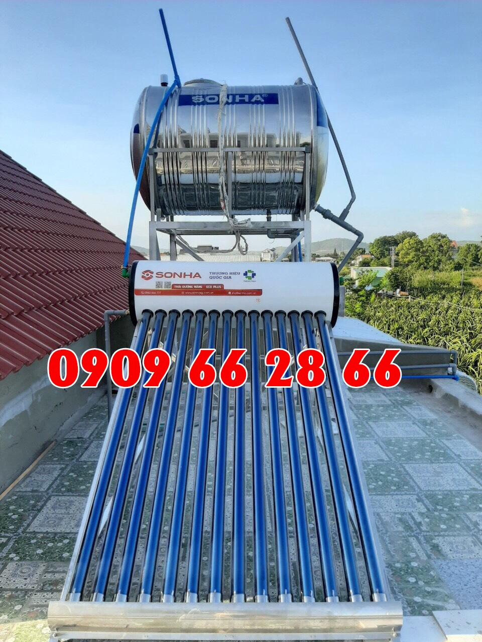 Máy Thái Dương Năng lắp trên mái bằng. Máy Thái Dương Năng lắp trên mái bằng.