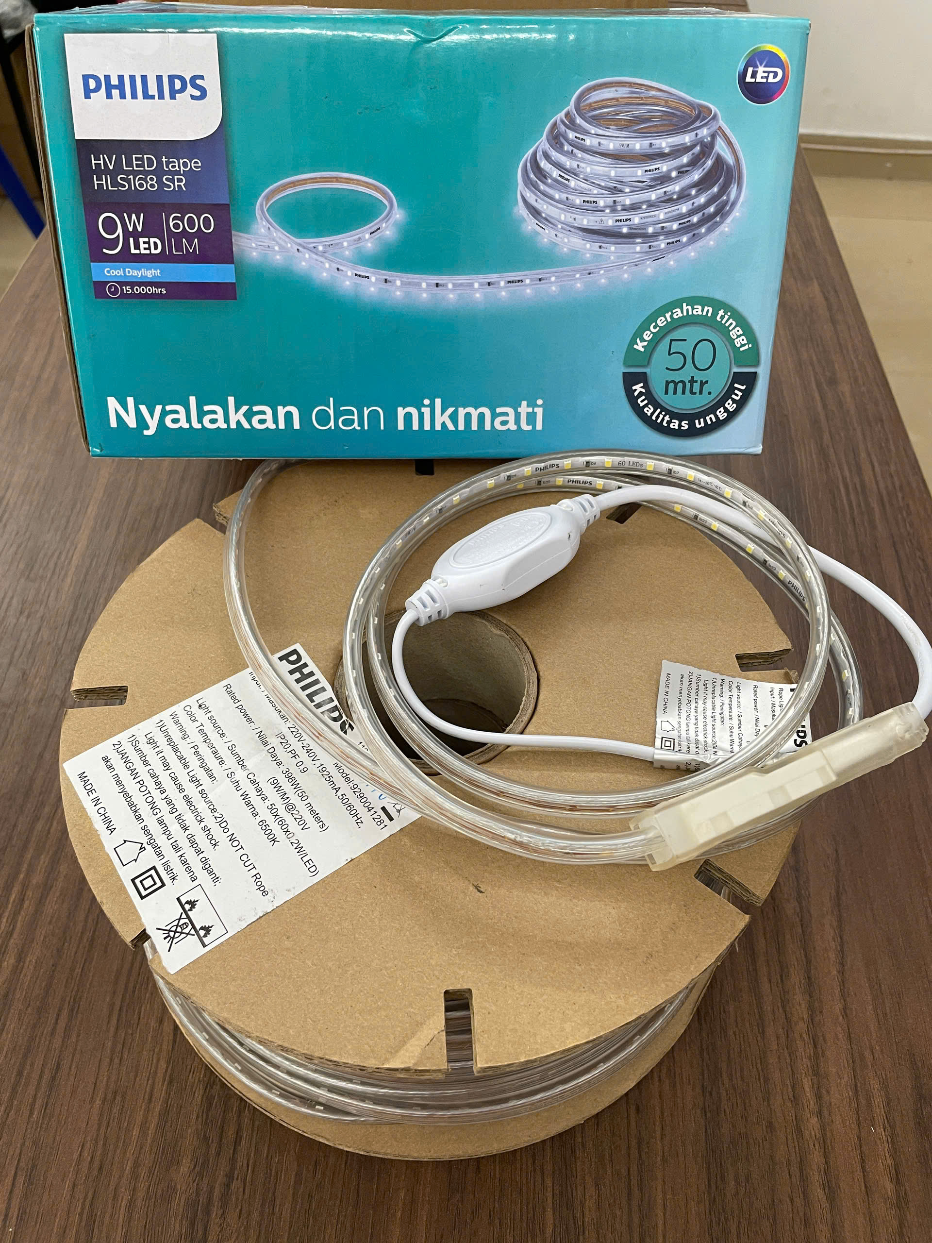 Đèn LED dây trang trí Philips HV HLS168 50M mang lại cảm xúc ấm áp