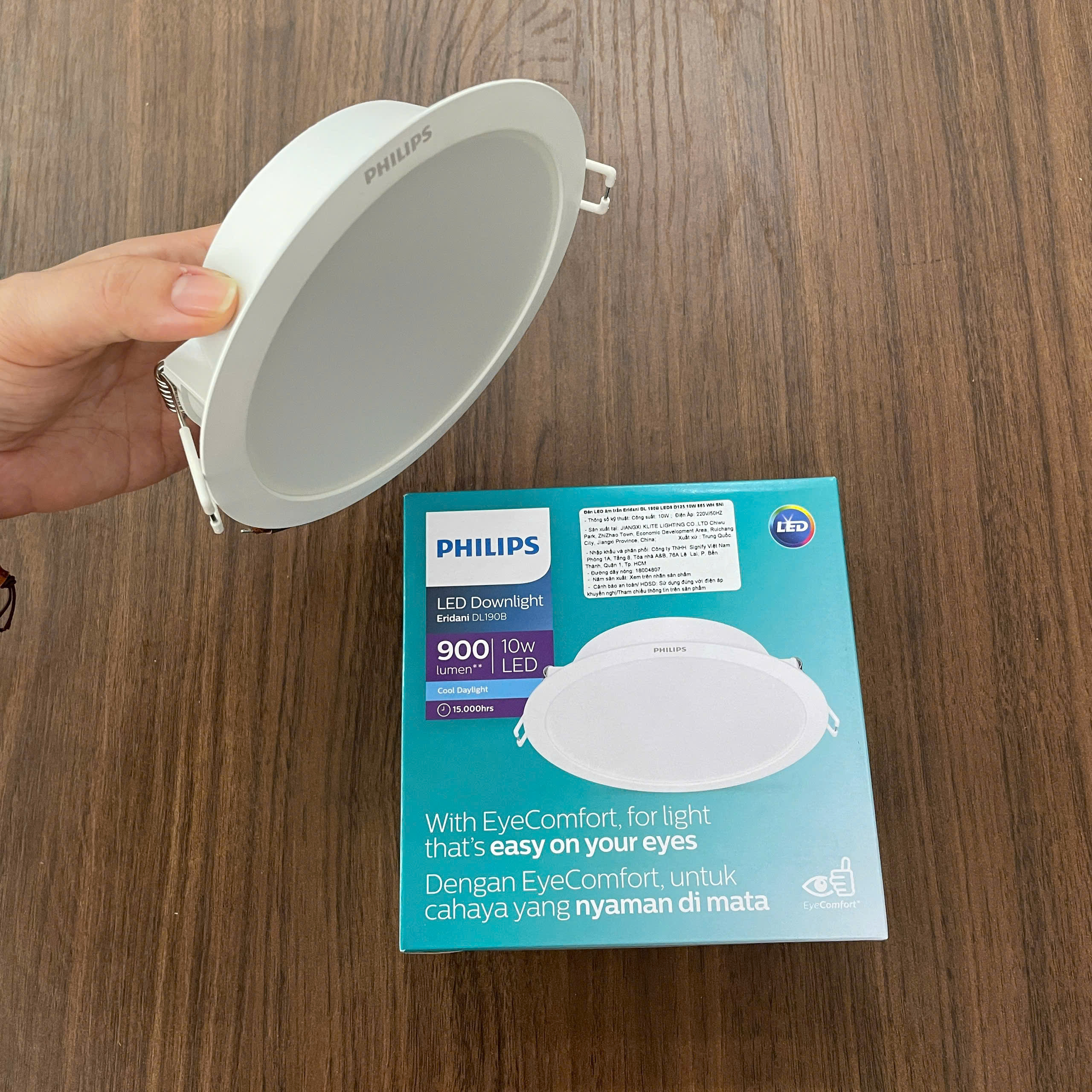 Không gian sống đẳng cấp với Đèn downlight âm trần Led Philips Eridani DL190B