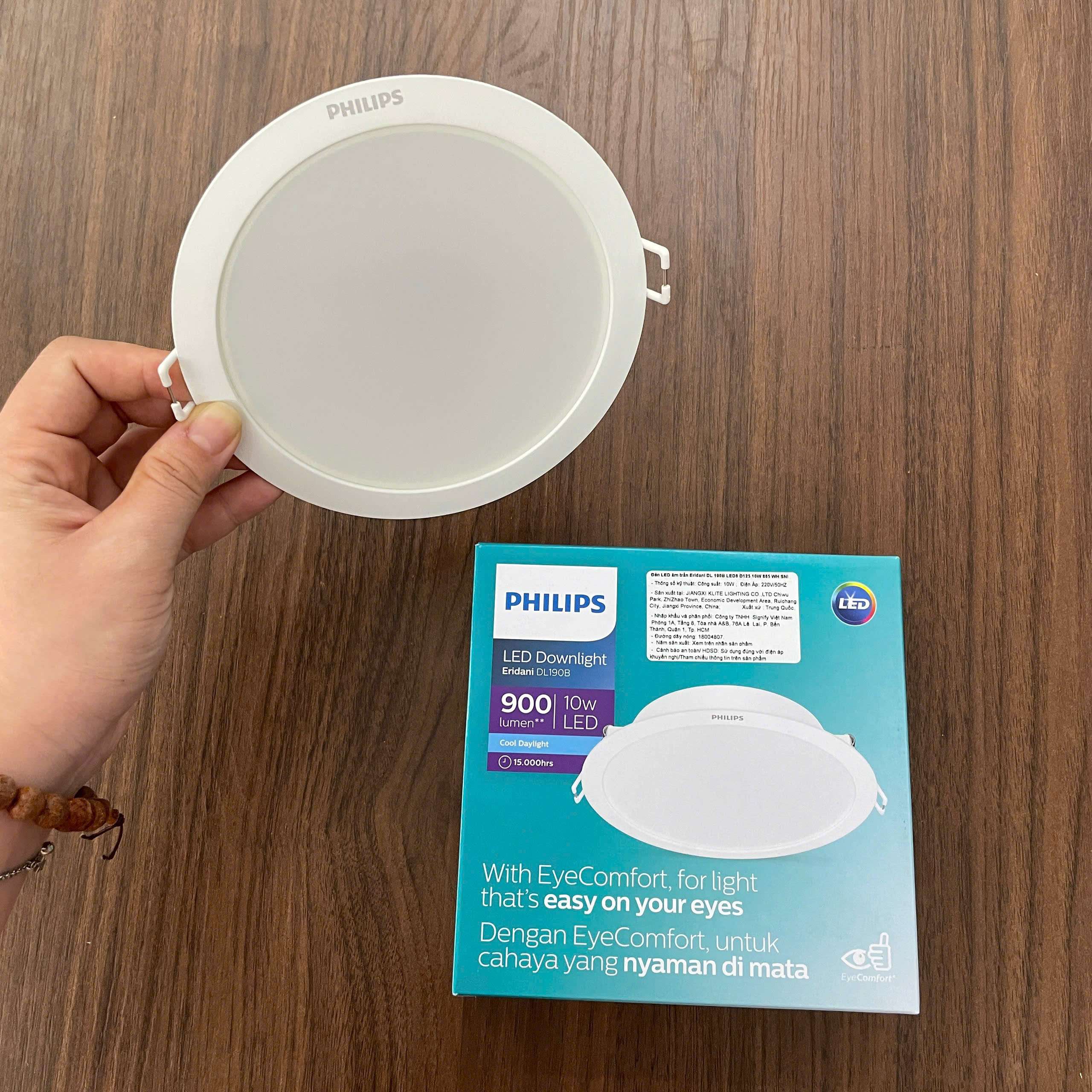 Đèn downlight âm trần Led Philips Eridani DL190B trong không gian hiện đại