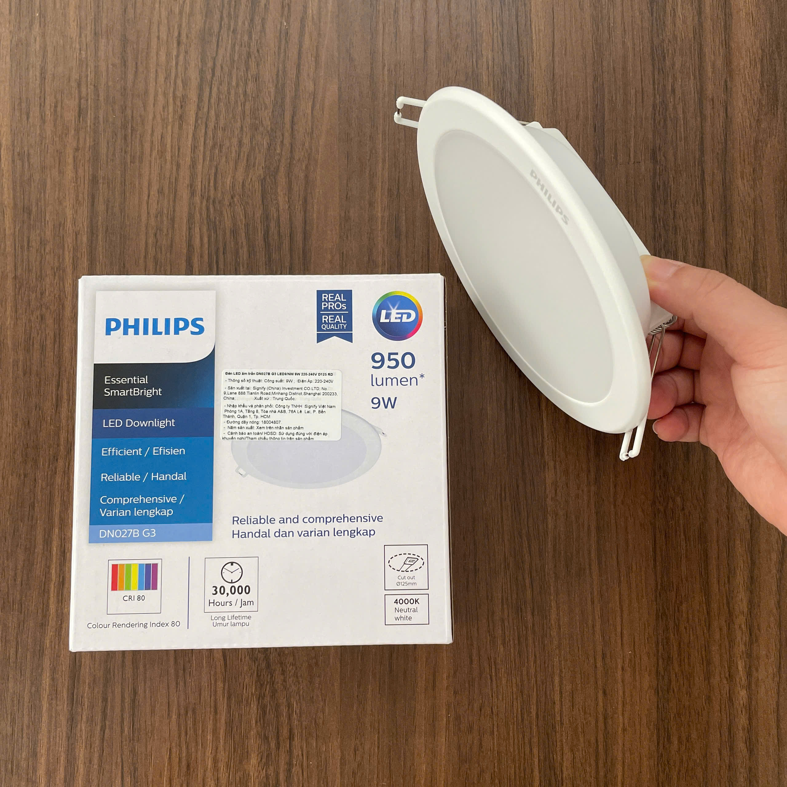 Trải nghiệm tiện nghi cùng đèn downlight âm trần Philips DN027B
