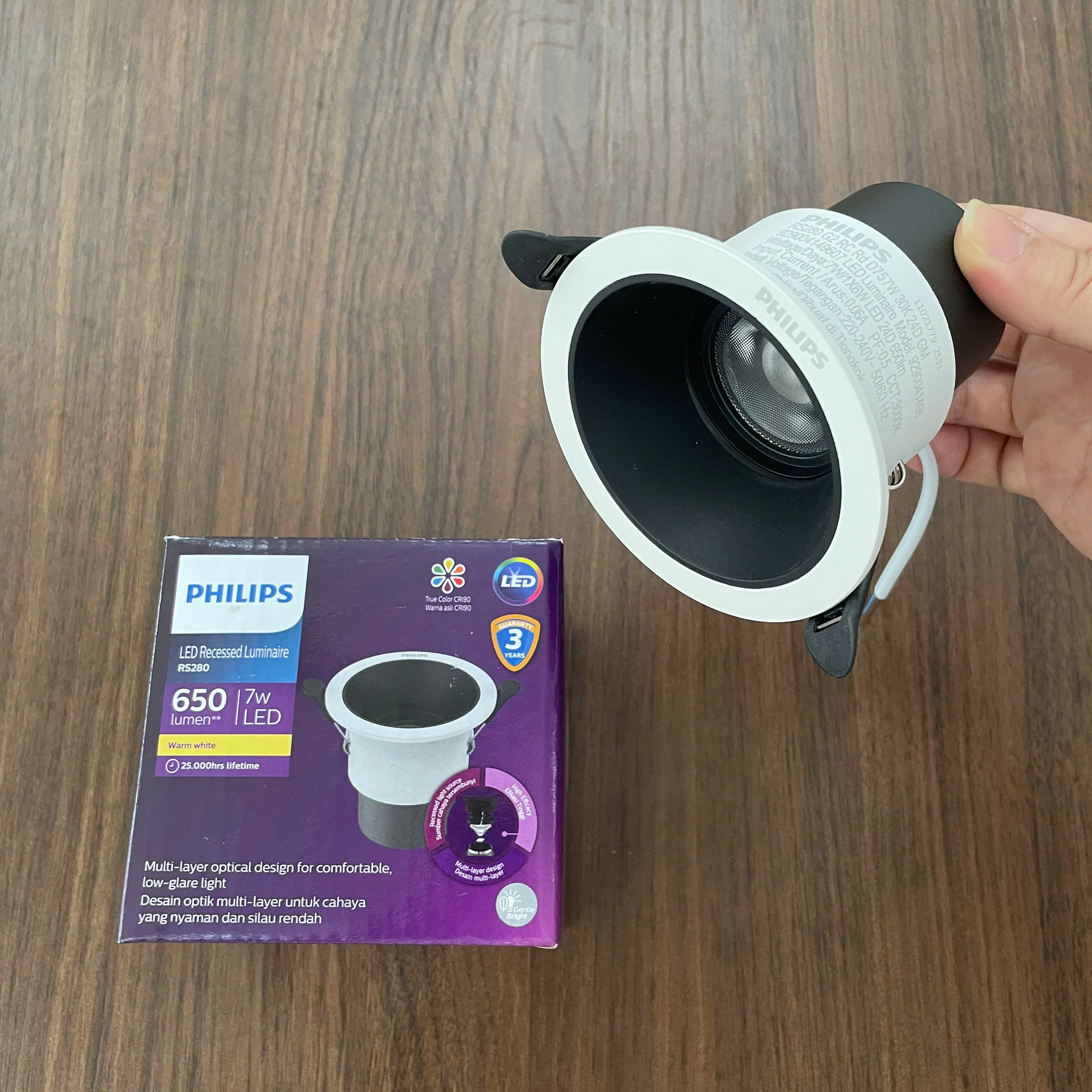 Không gian sống đẳng cấp cùng đèn downlight âm trần chiếu điểm LED Philips RS280 G2