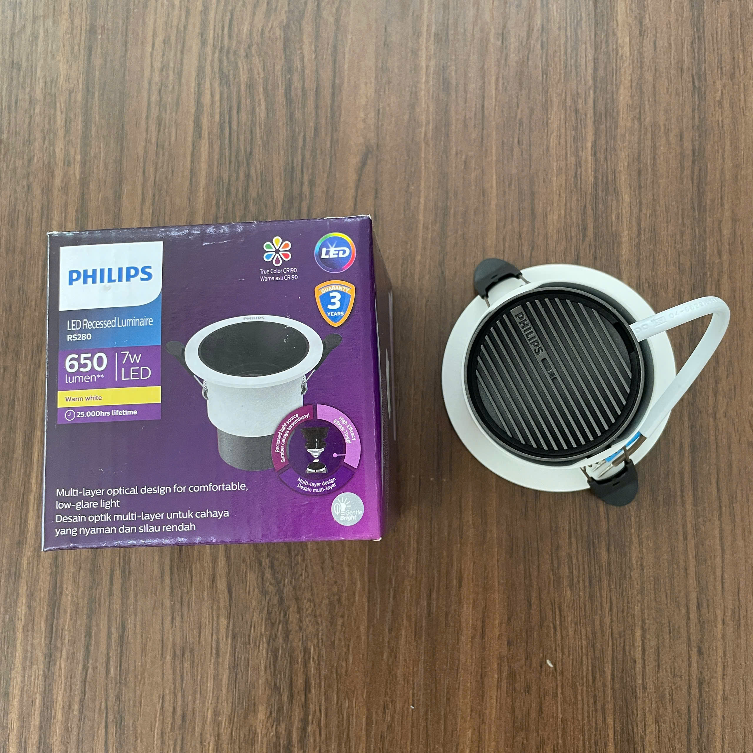 Không gian ấm áp với đèn downlight âm trần chiếu điểm LED Philips RS280 G2.