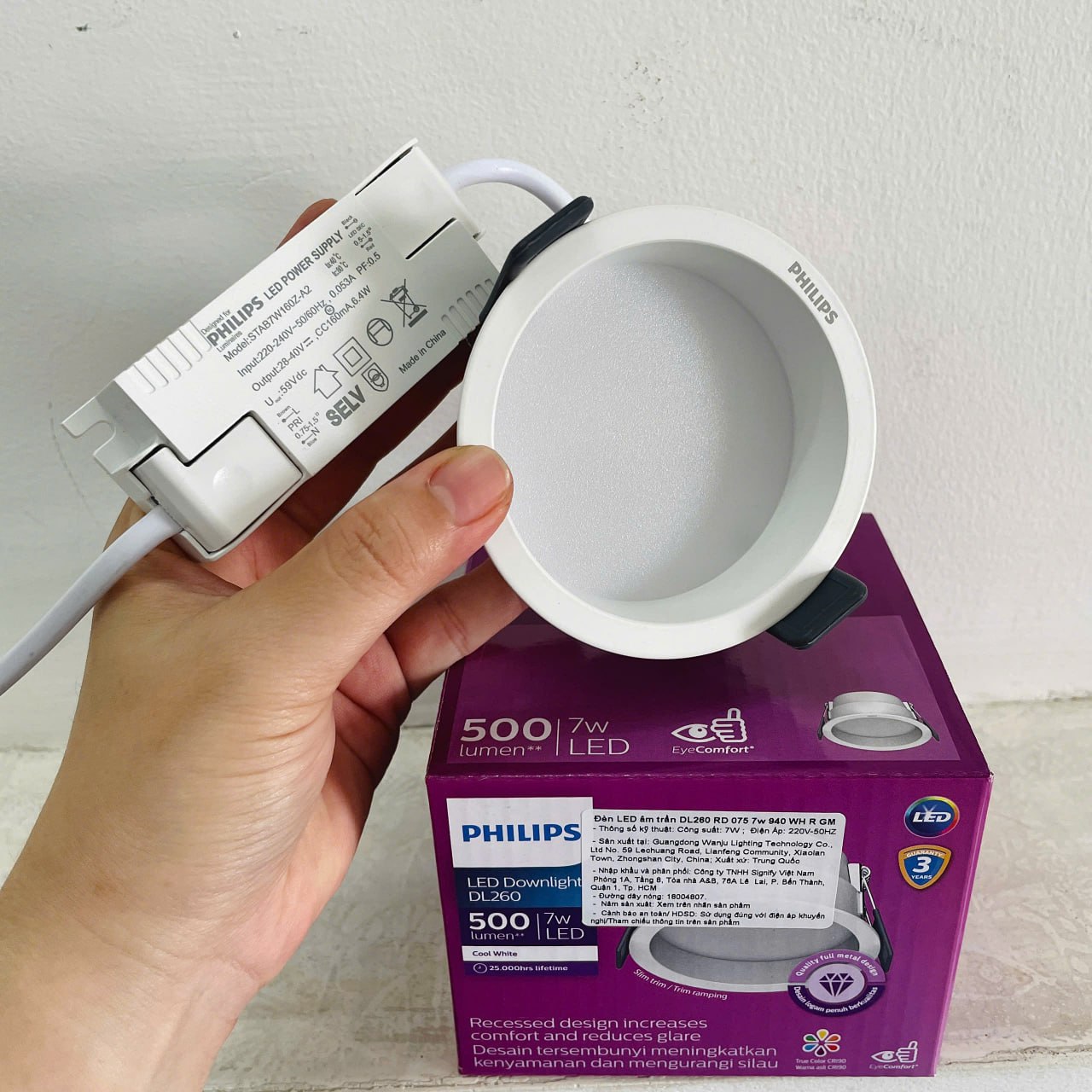 Phong cách sống hiện đại với đèn Philips DL260