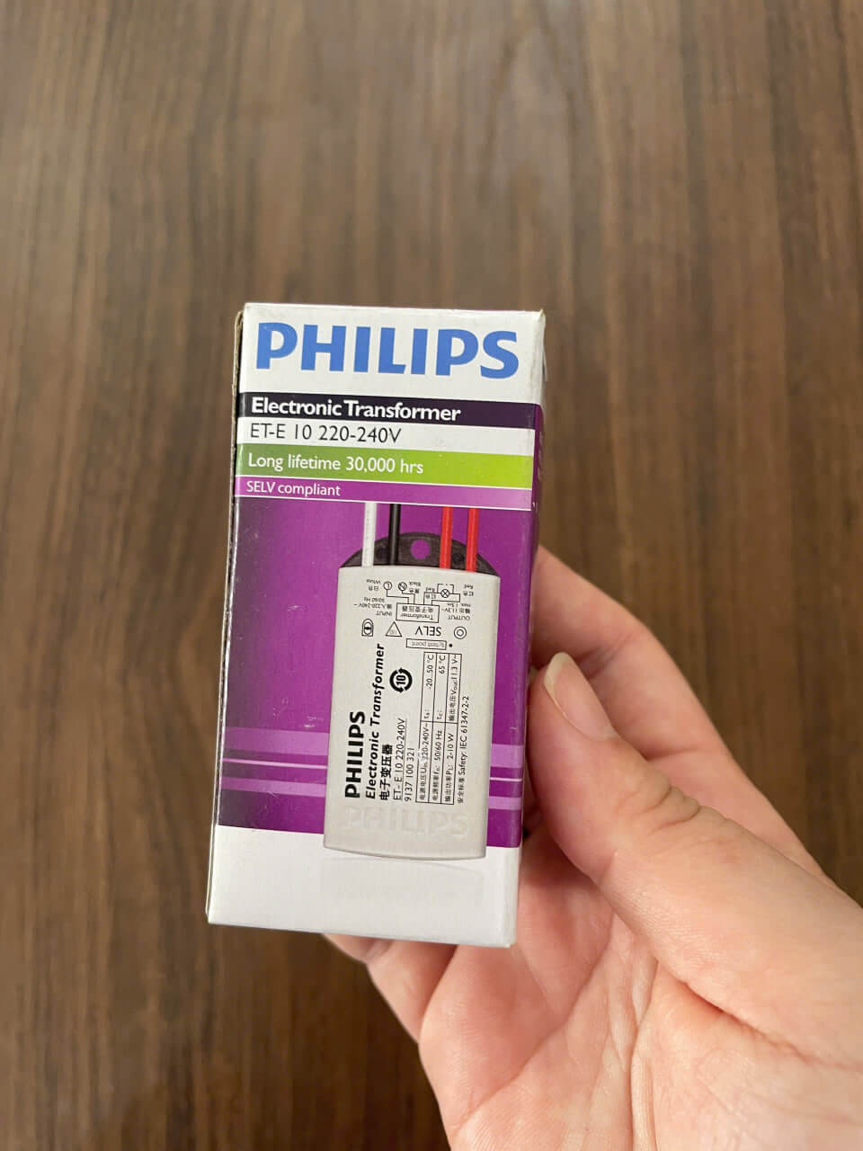 Nguồn - Ballast - Tăng Phô / Biến thế Philips ET-E 10 LED hòa quyện hoàn hảo trong mọi thiết kế.