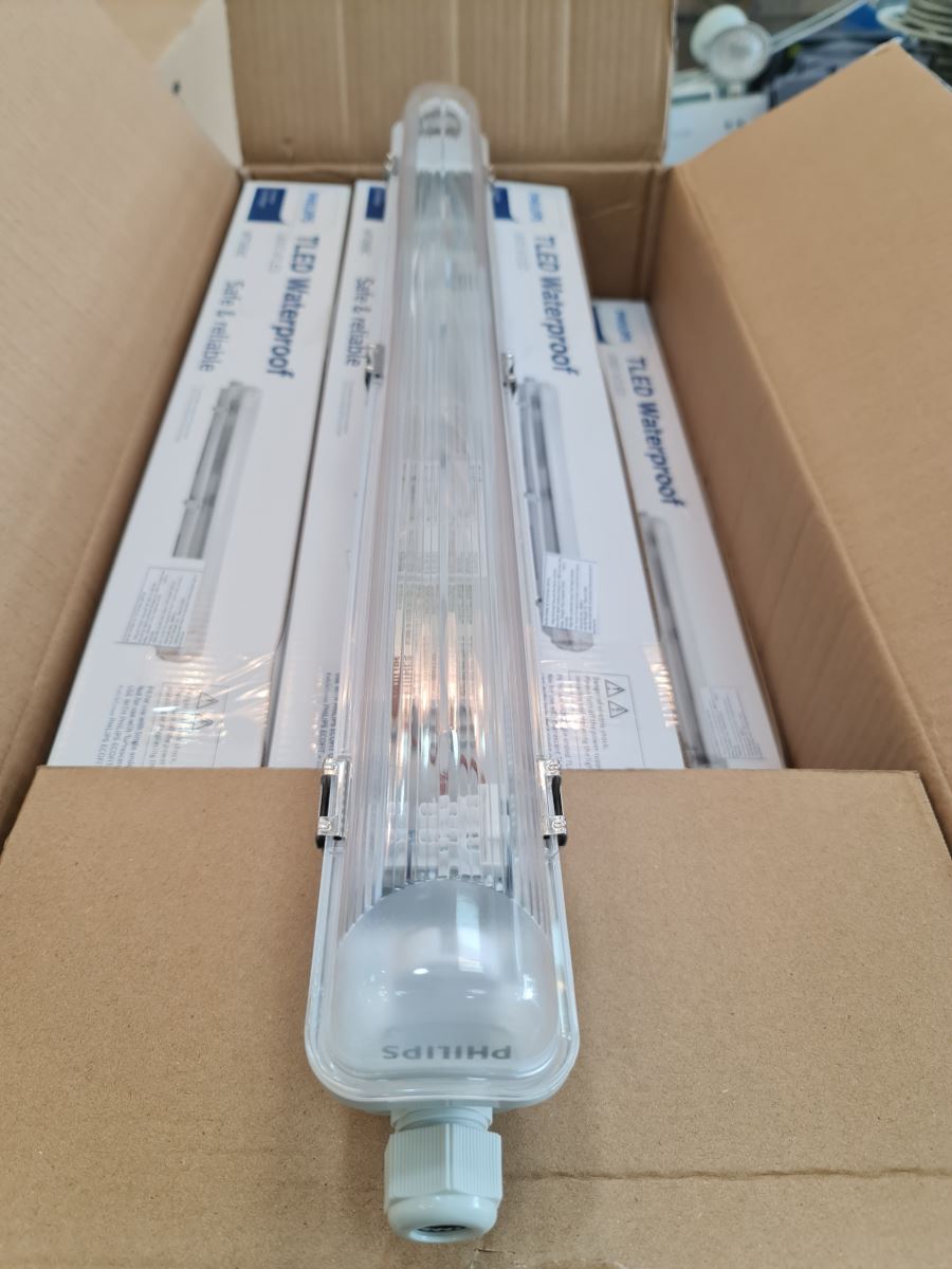 Hiệu suất cao của máng đèn Led chống thấm Philips Essential Smartbright WT069C