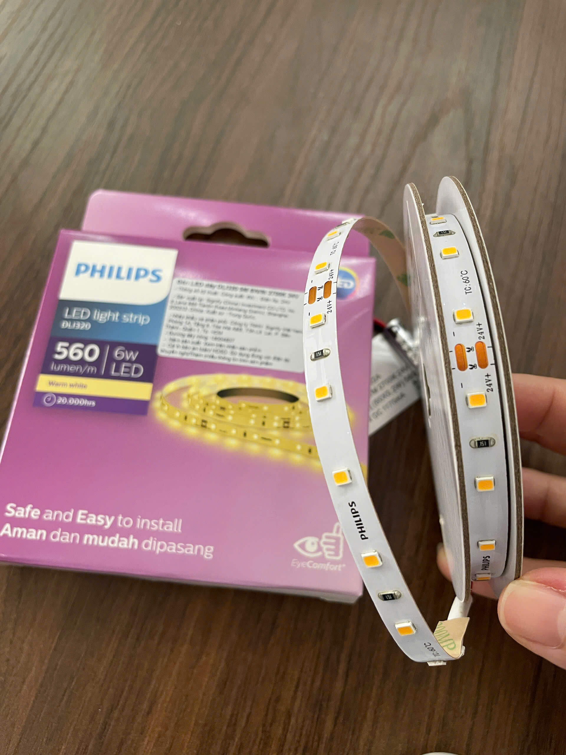 Không gian sống động nhờ Đèn LED dây Philips DLI320