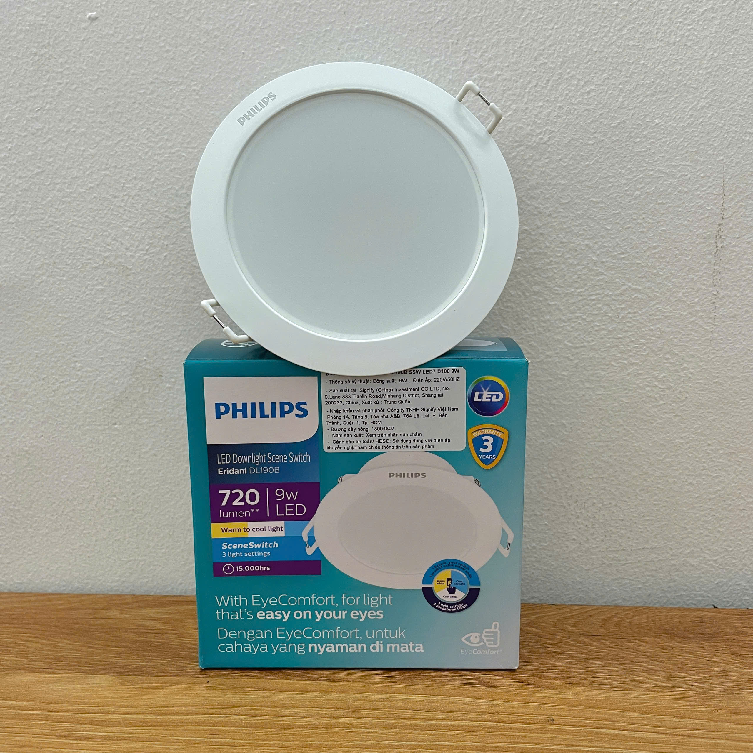 Đèn downlight âm trần đổi màu Led Philips Eridani DL190B với thiết kế tối giản, sang trọng.